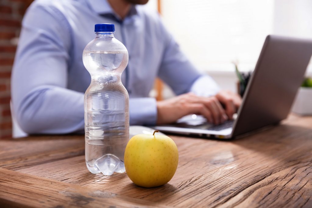stay hydrated at work to become smarter